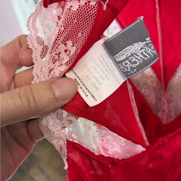 VTG Red & white Trim Women's sexy lingerie - Picture 4 of 6